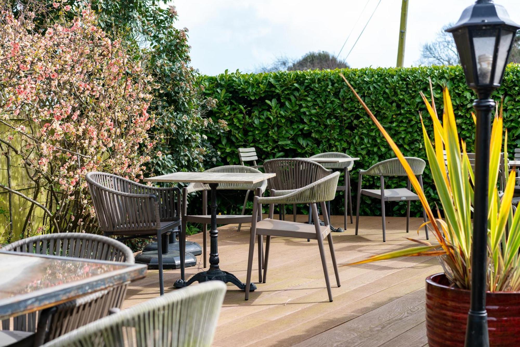 The Royal Oak Inn Chichester Exterior foto